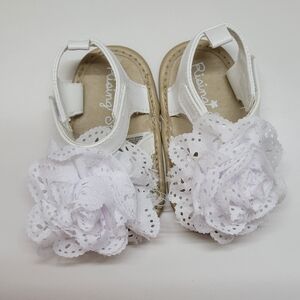 Rising Star Baby White Floral Sandals Size 6-9 Months Dress Shoes